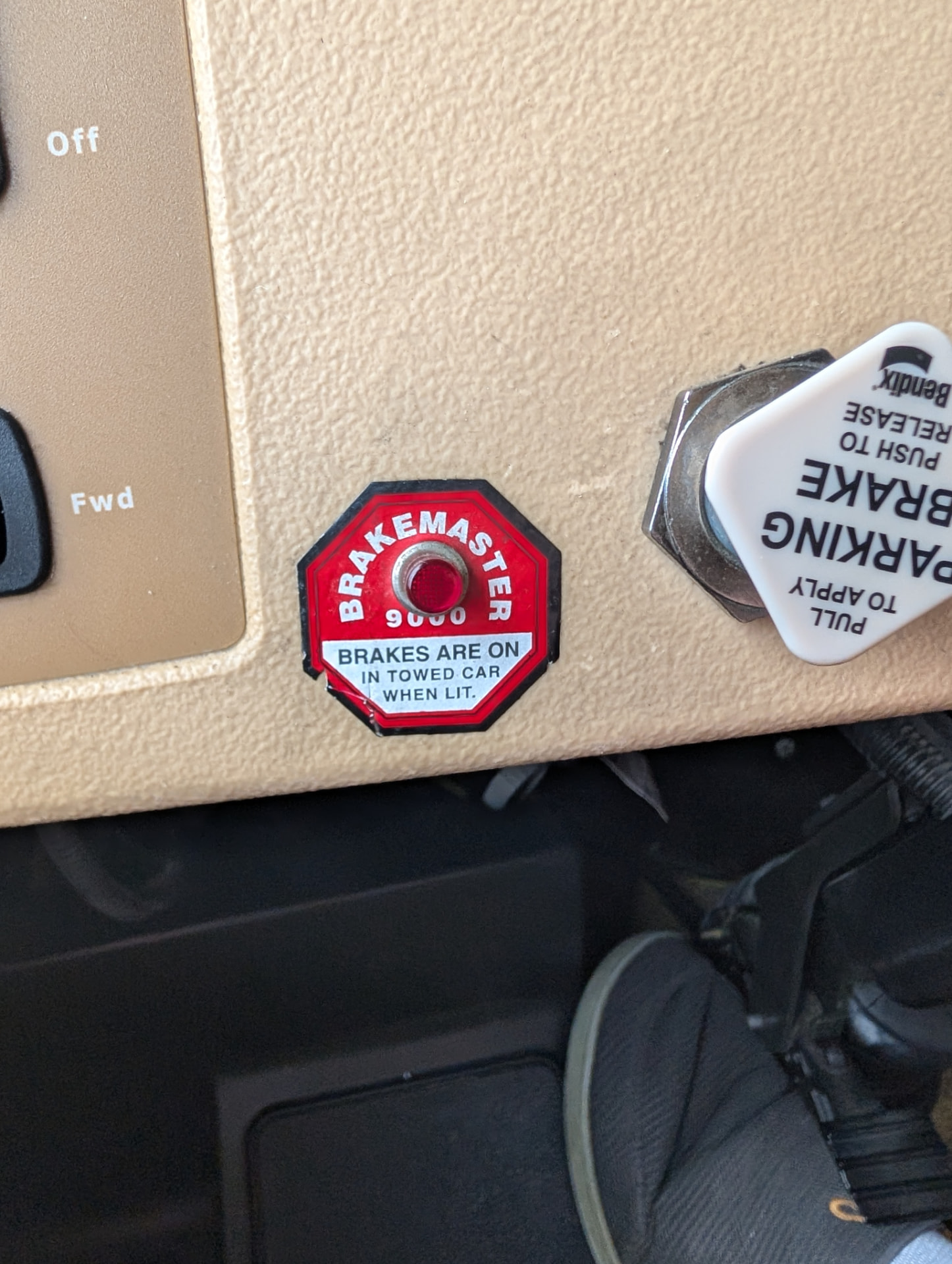 Roadmaster BrakeMaster 9000 dash indicator next to parking brake